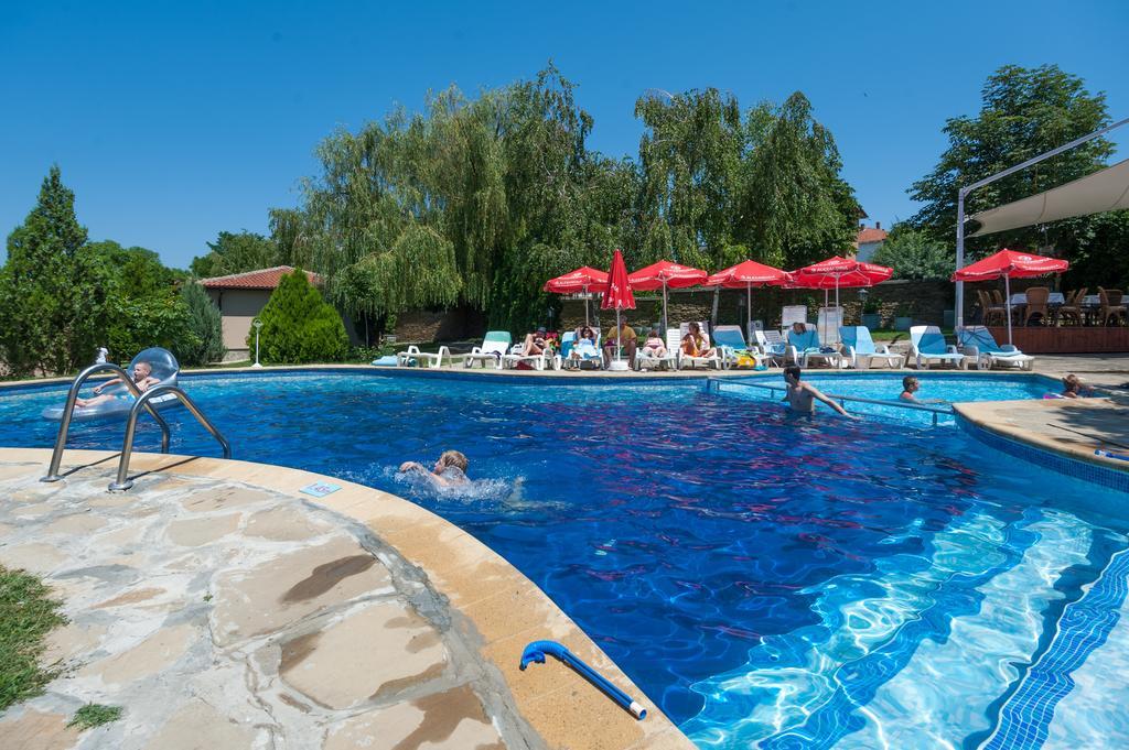 Merlin Club Hotel Lozenec Kültér fotó