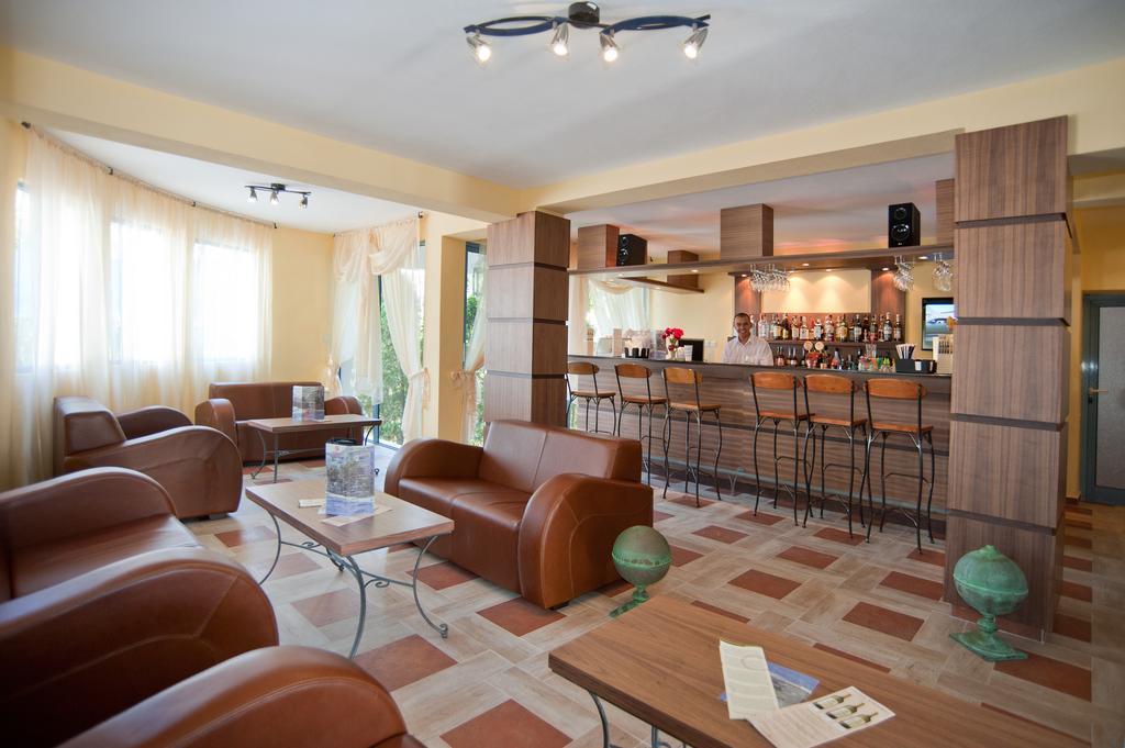 Merlin Club Hotel Lozenec Kültér fotó